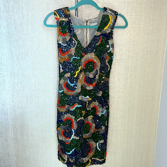 Alice + Olivia Alaina dress in sequined mesh size 0
Deep V neckline - Picture 3 of 6